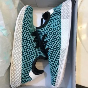 Adidas and Parley for the oceans collab Deerupts!